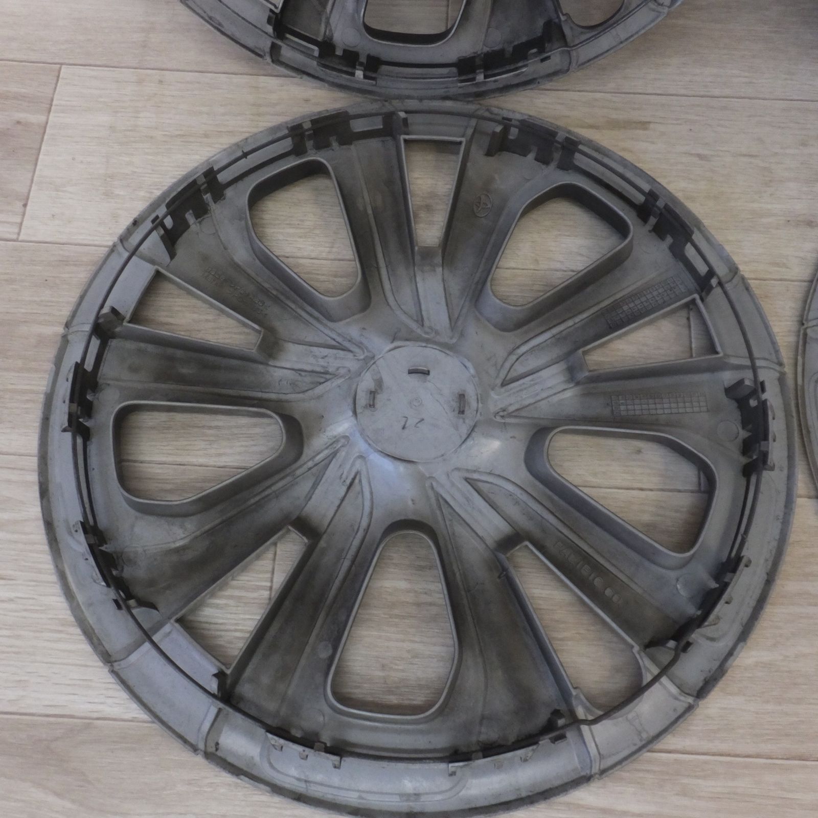 送料無料 トヨタ