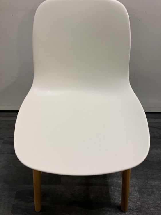 フォームシリーズ ミーティングチェア