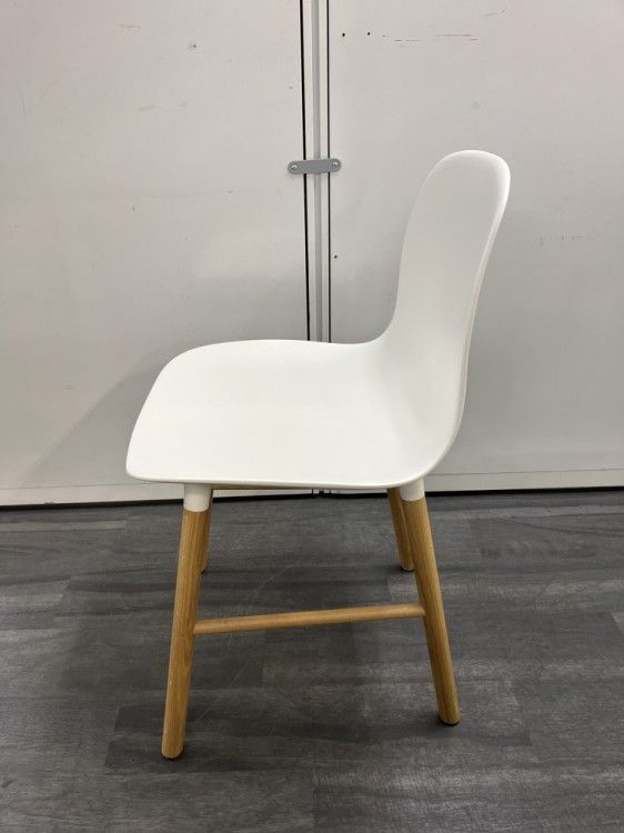 アウトレット品 ノーマン コペンハーゲン フォームシリーズ ミーティングチェア ホワイト