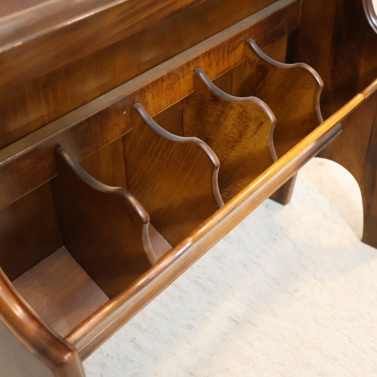 karimoku カリモク家具 COLONIAL コロニアル スリッパラック コンパクト アンティーク調 クラシック シンプル 木製 スリッパ立て TALLINNNEXPO_COM