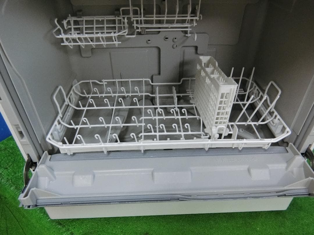 在庫商品26 Y734 パナソニック食器洗い乾燥機NP-TSK1-W|2025年製 送料無料 2510