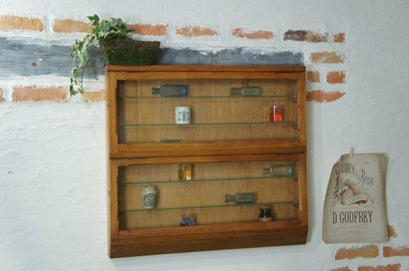 アンティーク調 壁掛けガラス棚 飾り棚 ショーケース she-022-TEA