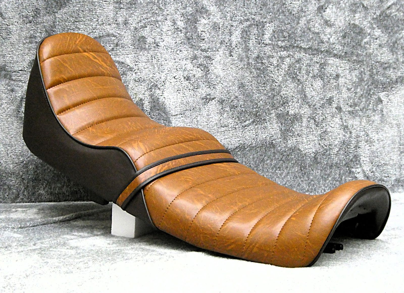 FXLRS ローライダーS SADOLEMEN SDC シート ECスタッフおすすめ