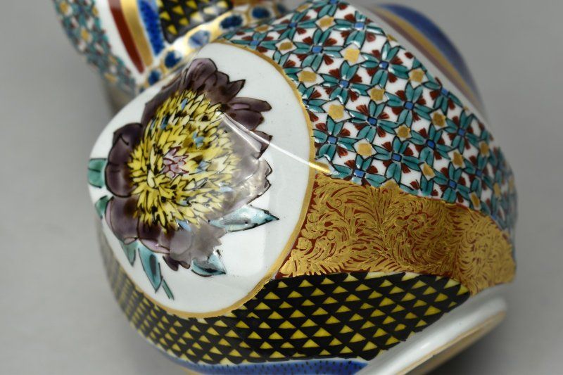 蔵A5120b】九谷 北出星光 工場 色絵金彩 花蝶文瓢型 壷 壺 花入 共箱