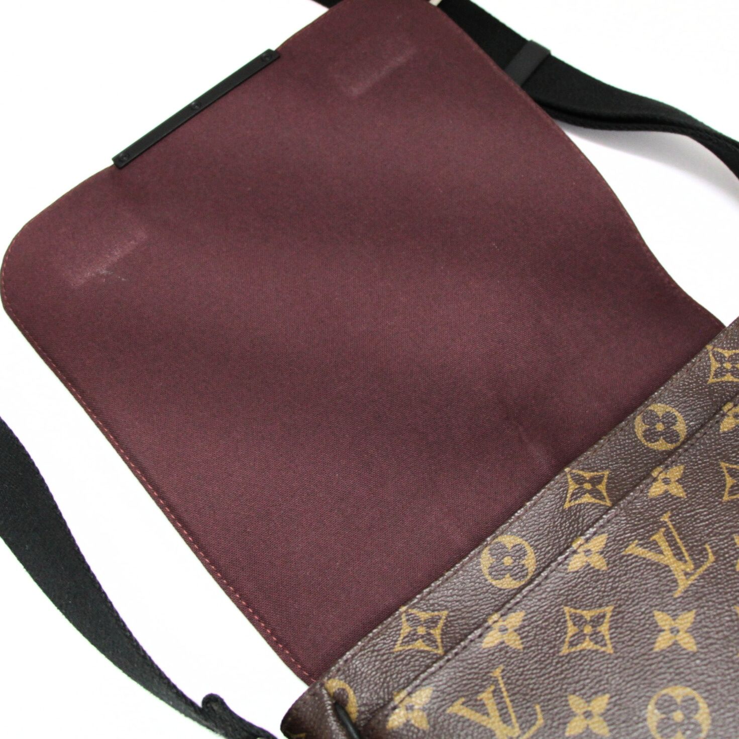 確認 ルイヴィトン Louis Vuitton ディストリクトPM ショルダーバッグ