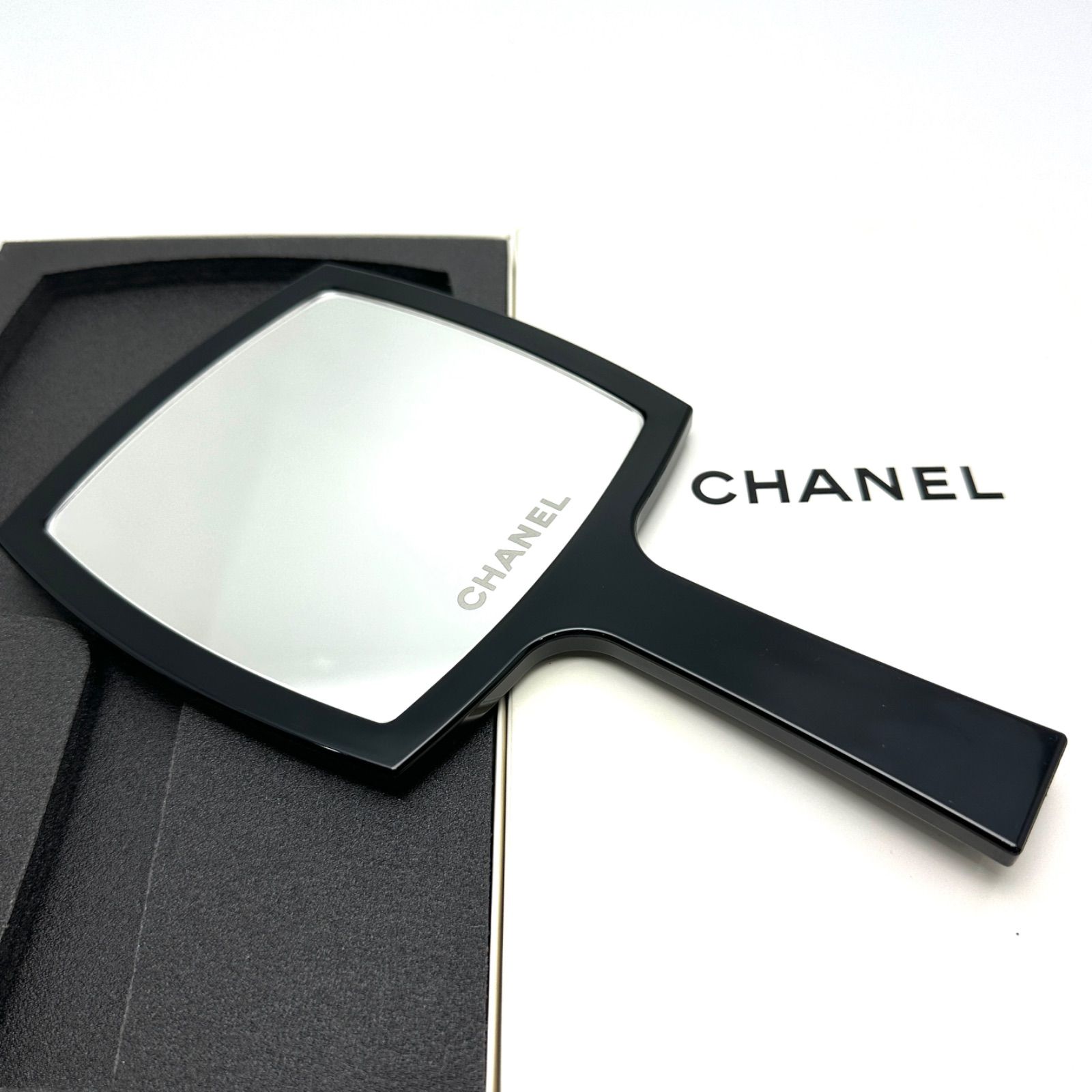 CHANEL ブラック 手鏡 楠本質店/元住吉】ほぼ未使用品 シャネル CHANEL 手鏡 ハンド ミラー
