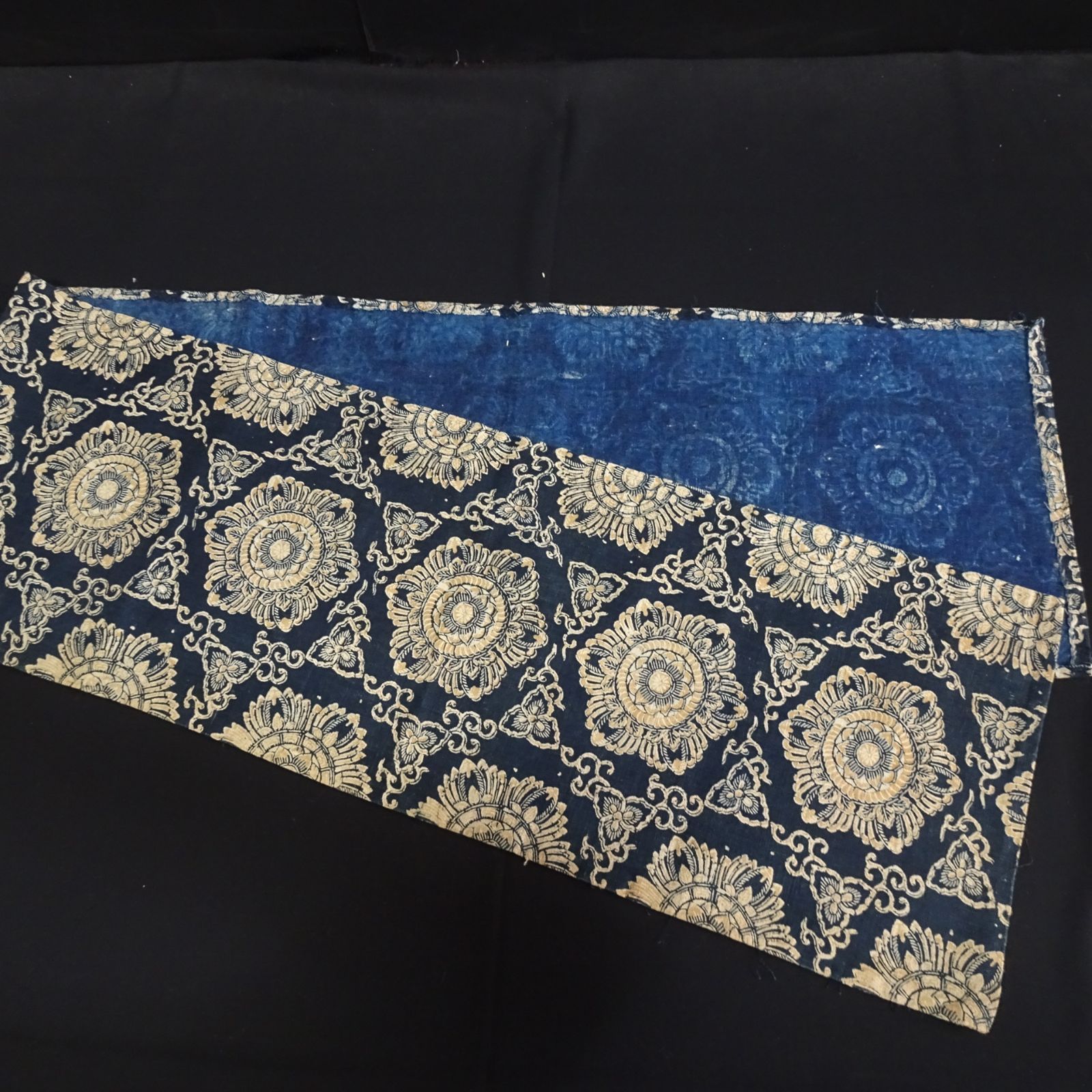 アンティーク 木綿 2色型染め ハギレ 1巾 花 古布 232204