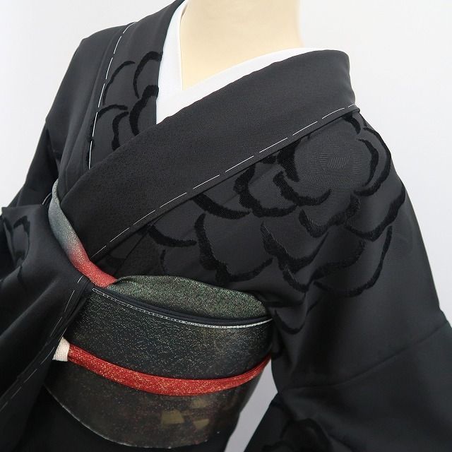 ❁tomihisa❁新品 一刀彫 薔薇 モノトーン 着物 成人式 胴抜き仕立て