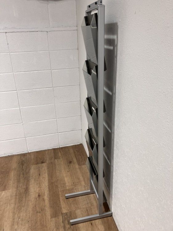 パンフレットスタンド