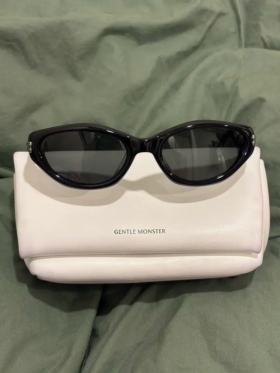 キコ01 GENTLE MONSTER ジェントルモンスター ブラック サングラス ケース含む