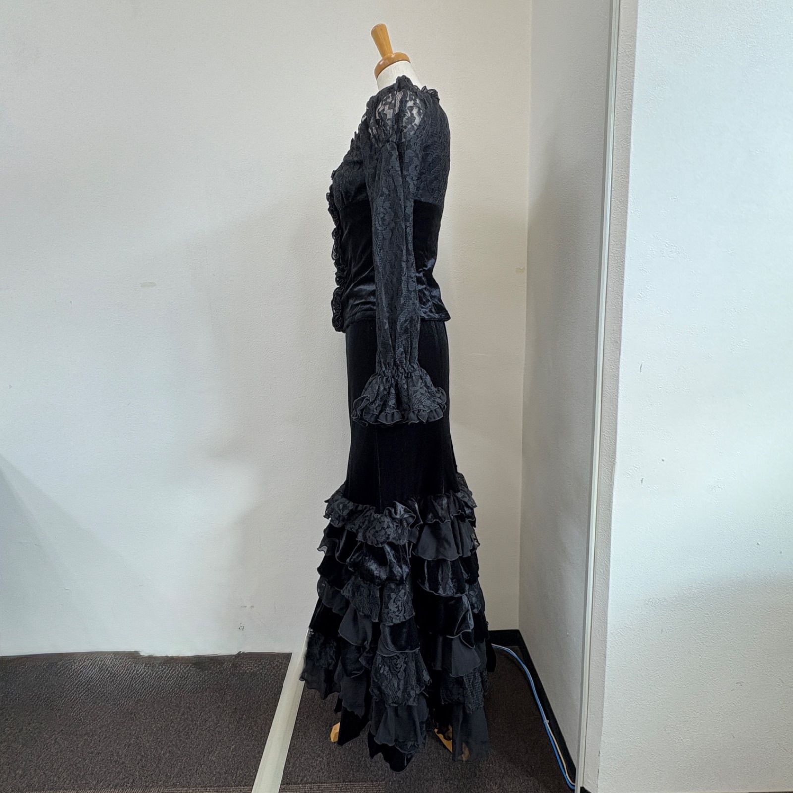 ソニアジョーンズ フラメンコ衣装 ツーピース ブラウス フリル ファルダ 花柄 レース ブラック 長袖