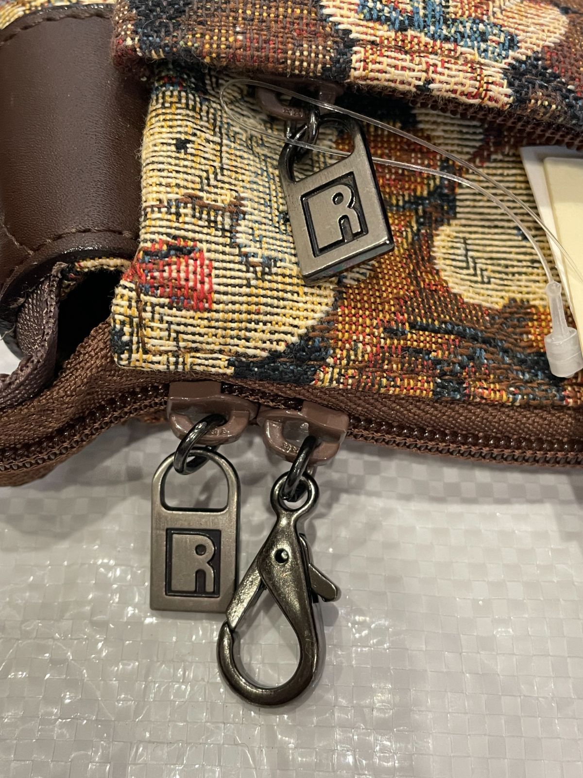大和屋 ヤマト屋 RaviRavi テディベア ショルダーバッグ▫ペットボトル 