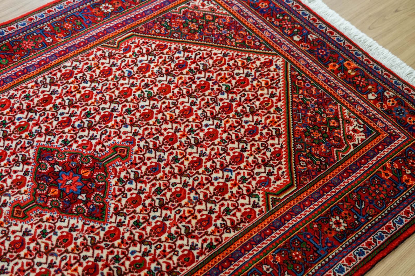 ペルシャ絨毯 ジョーザン産