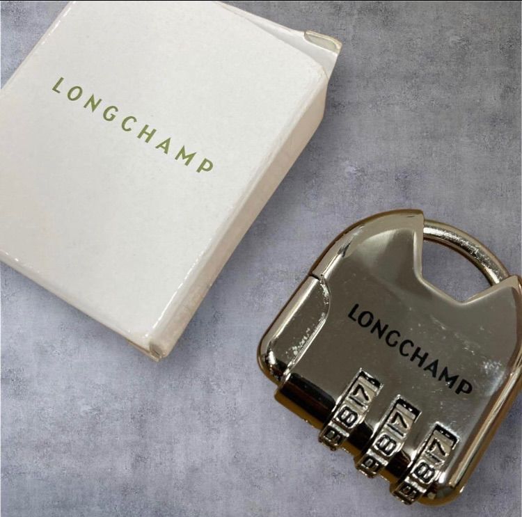 バックファッション