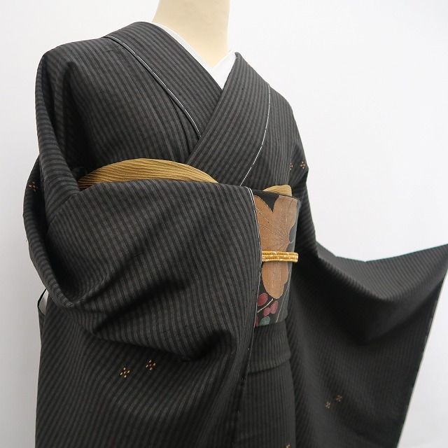 仕付け糸付 気軽に品よく大人の装い