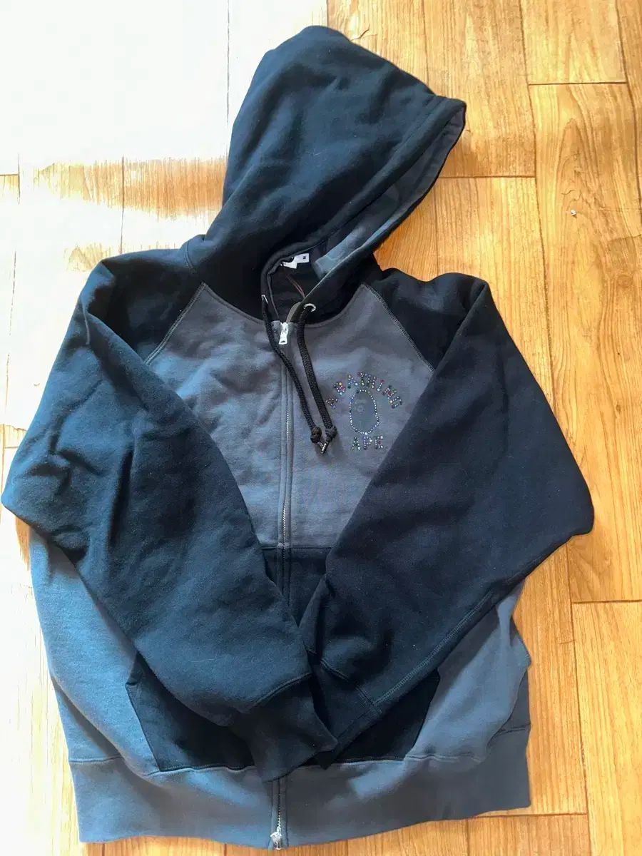 アベイシングエイプ ジップアップパーカー M