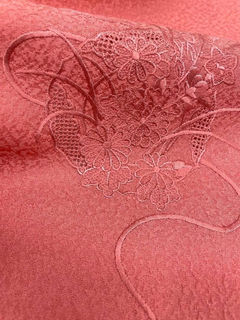 付け下げ 刺繍 紋意匠 八掛付き 正絹 反物 - メルカリ
