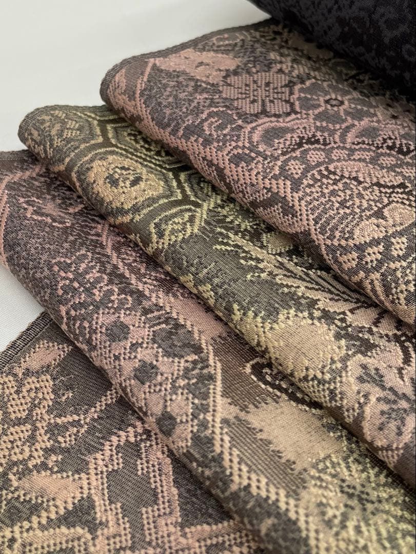 小紋 ふくれ織 紋意匠 浮文染 七色 正絹 反物 - メルカリ