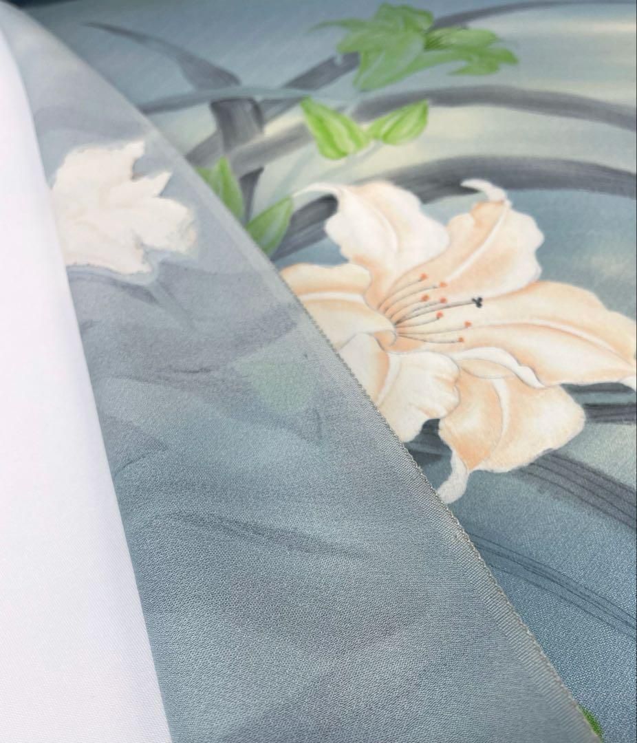 付け下げ グリッター箔 紋意匠 百合 正絹 反物 付け下げ 手描 紋意匠 ぼかし染 百合 正絹 反物 - メルカリ