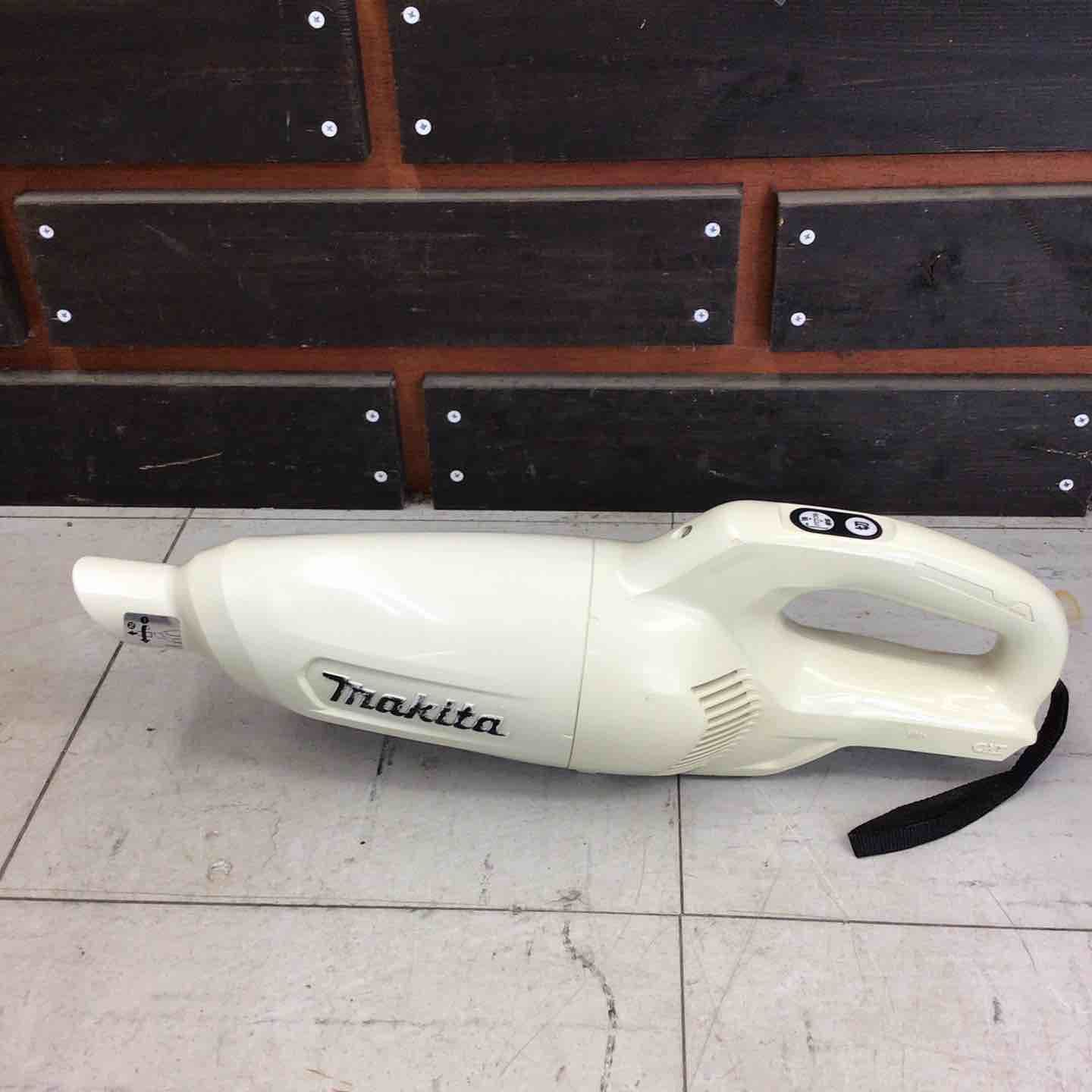 現状品 マキタ makita コードレスクリーナー CL108FDSHW 鴻巣店
