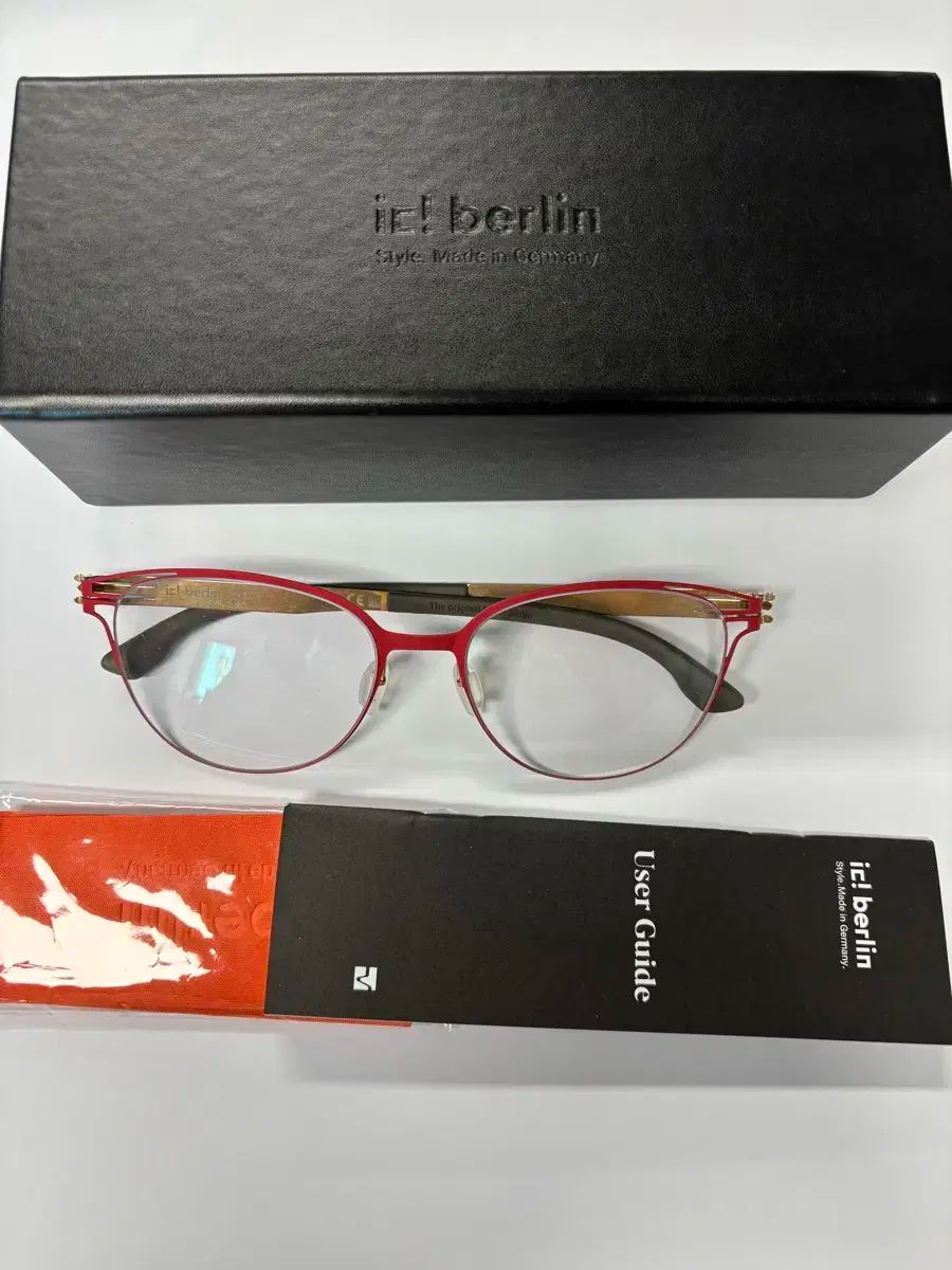 繊細な響きの ic berlin メガネ ケース|説明書|メガネ拭き kiki