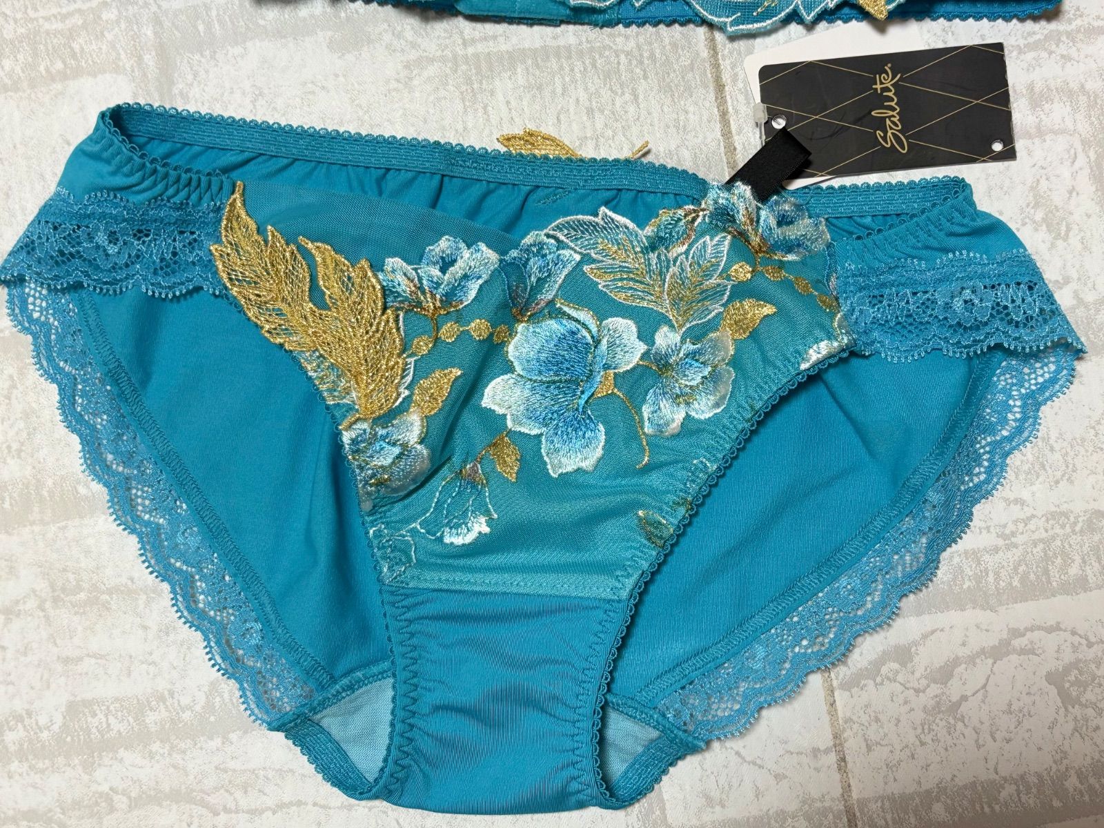 新品タグ付ワコール サルート 71G ブラショーツセットC70/M 水色BTJ471