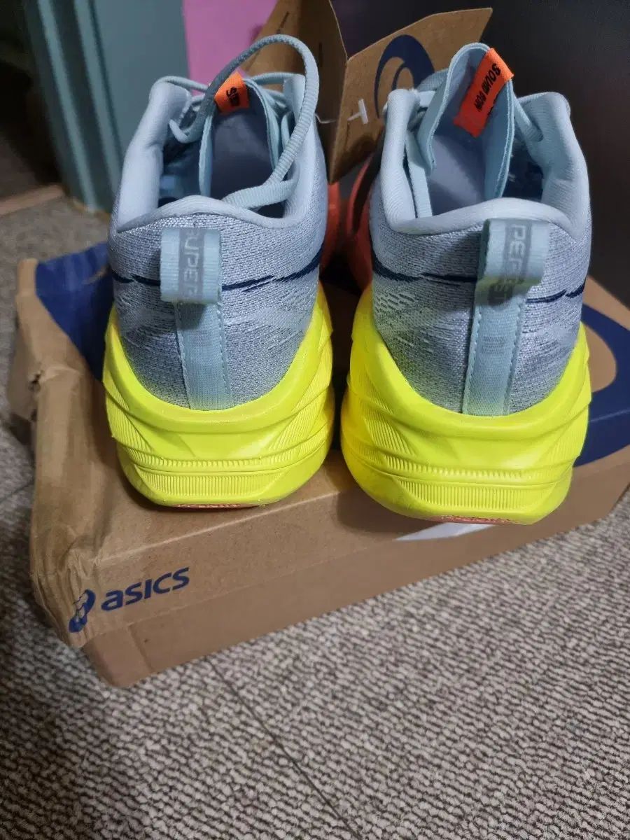 アシックス SUPERBLAST 2 パリ ランニングシューズ