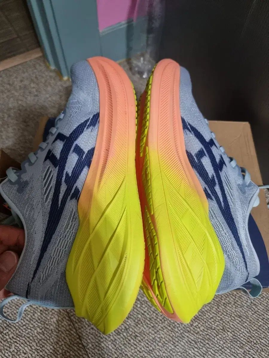 アシックス SUPERBLAST 2 パリ ランニングシューズ