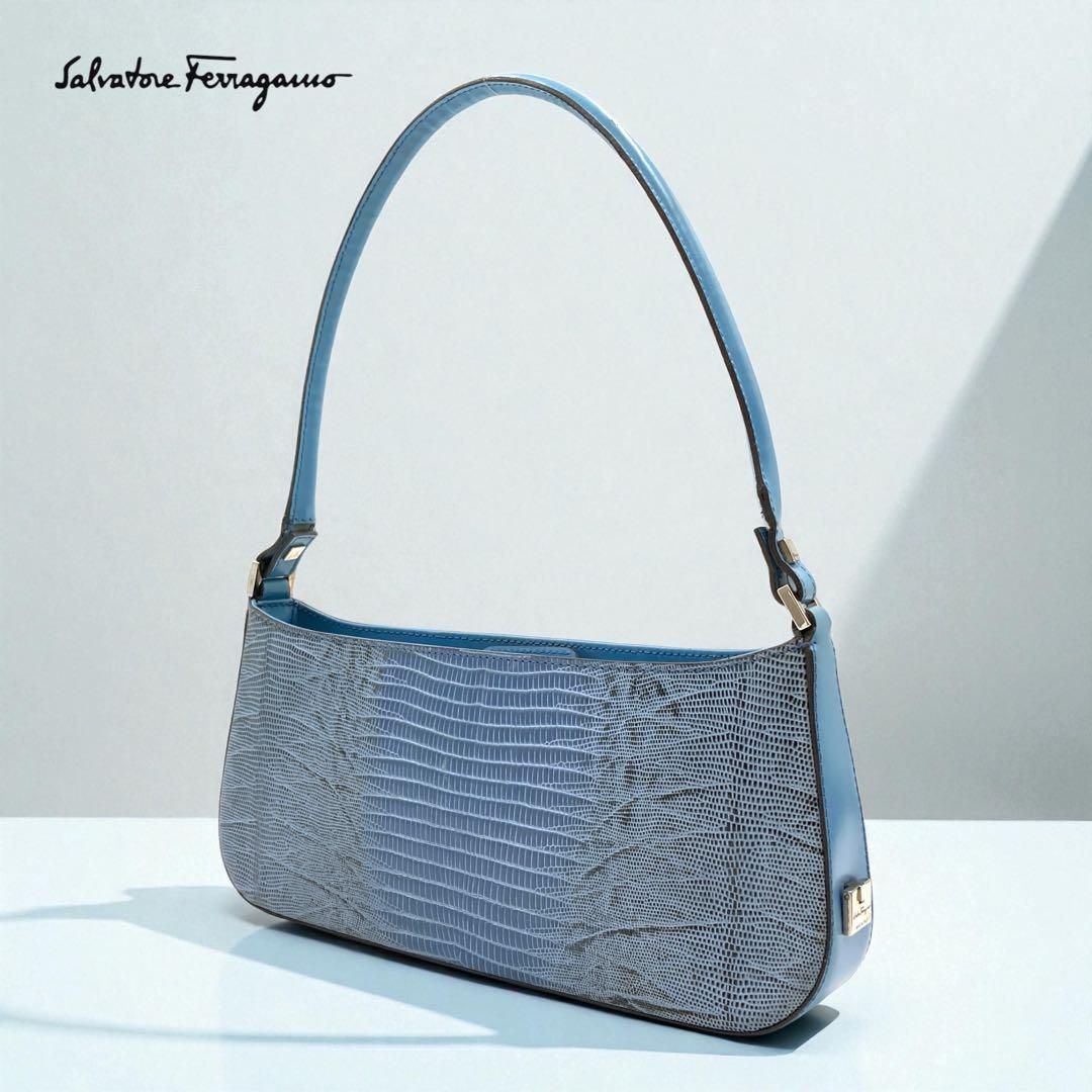 サルヴァトーレフェラガモ ハンドバッグ 水色 パイソン レザー