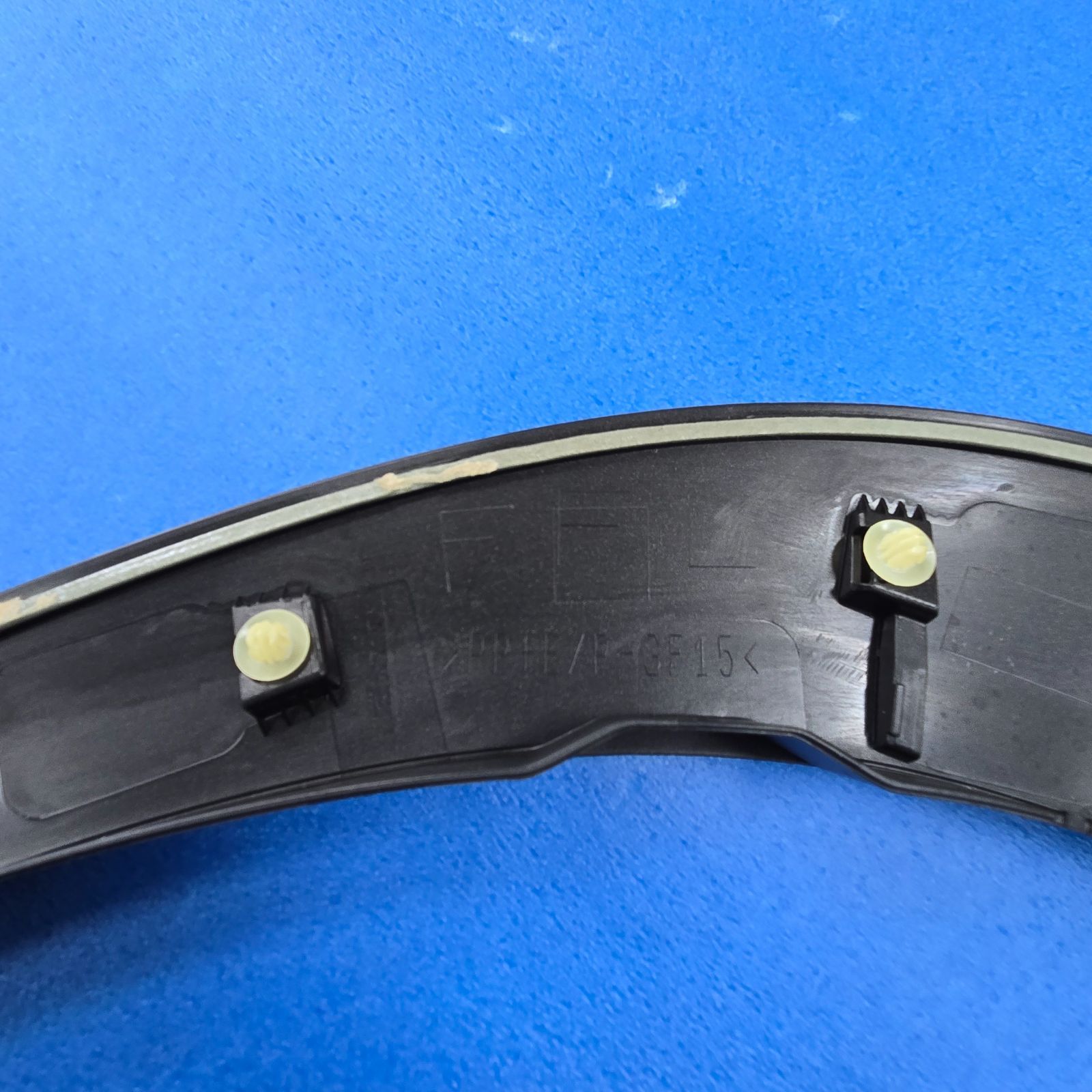 レクサス NX 10系 純正フェンダーモール 左フロント用 75602-78010 x1