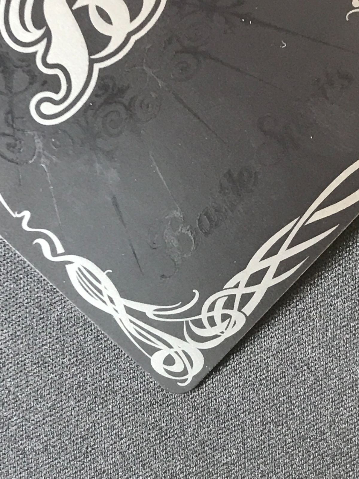 型番下にSECRETの文字