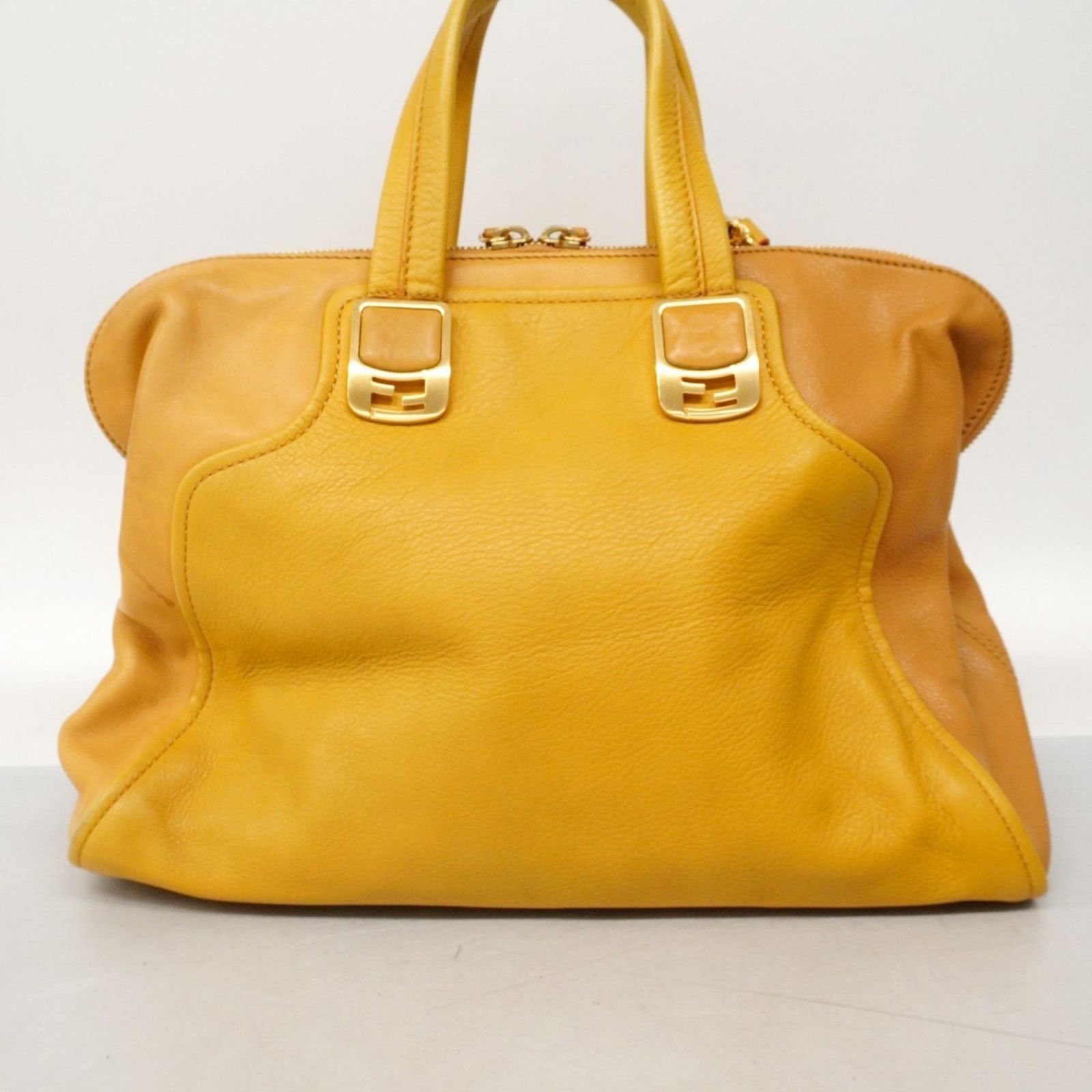 Fendi フェンディ