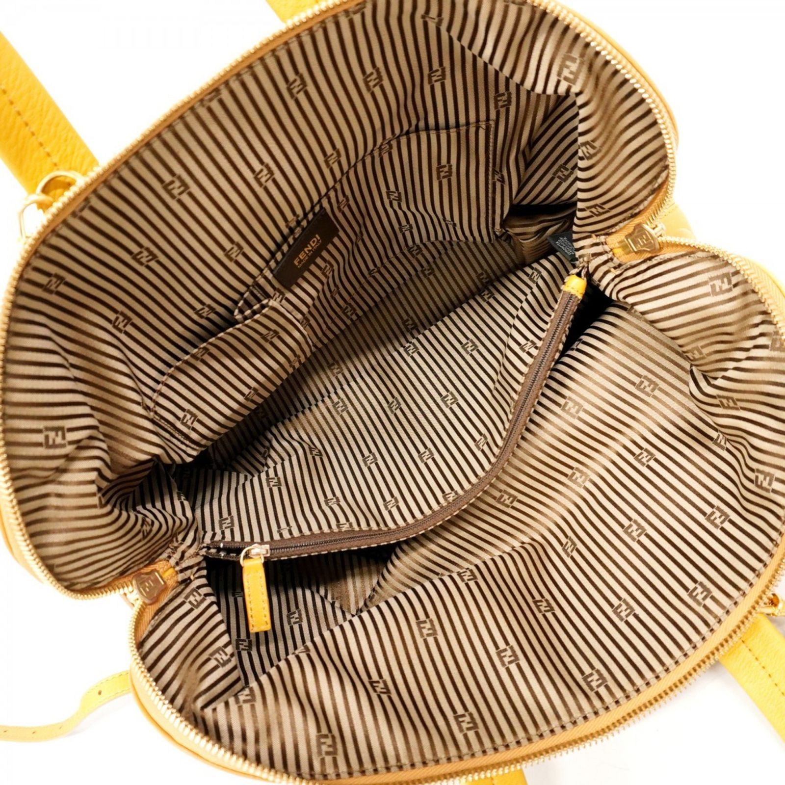 Fendi フェンディ