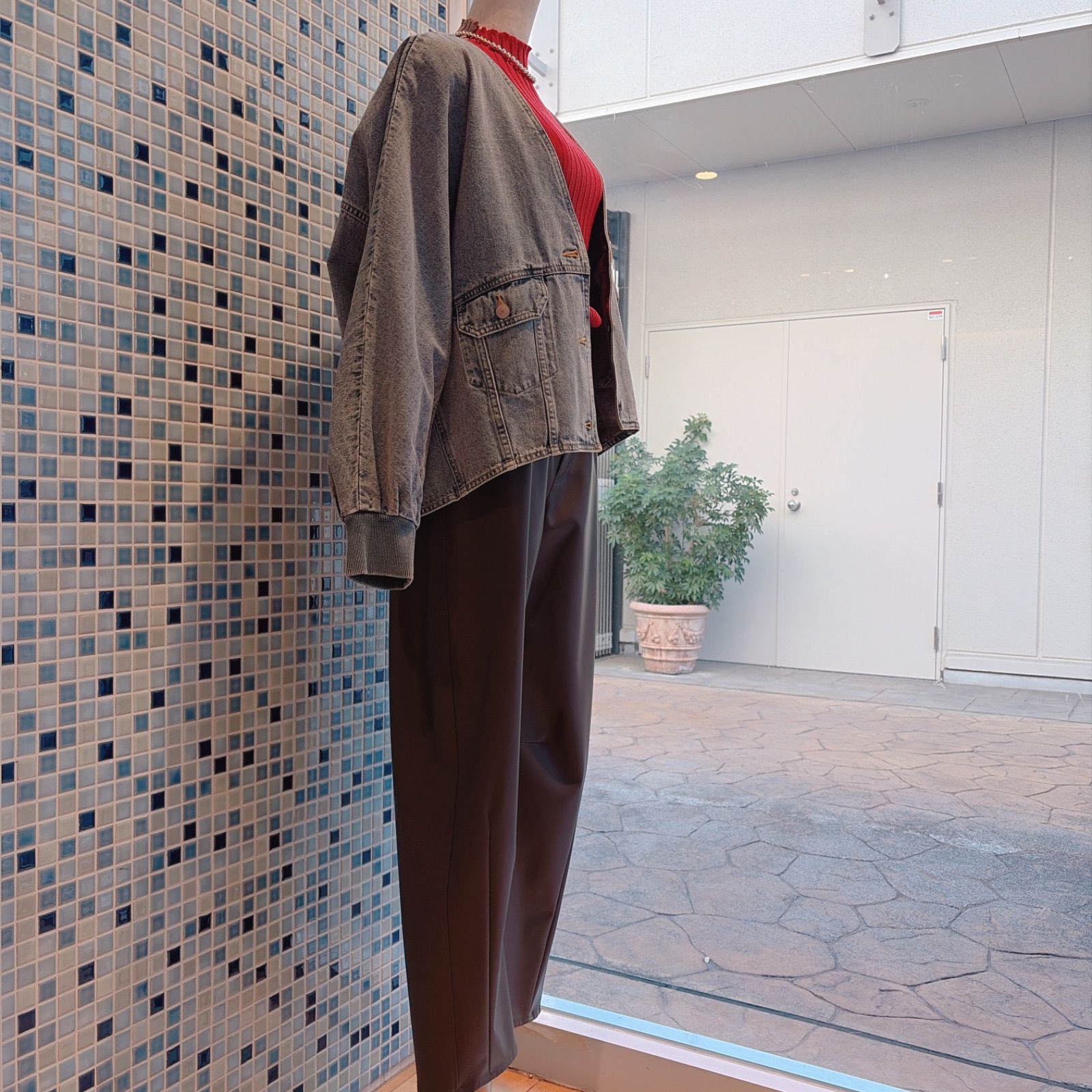 レザーデザインパンツ