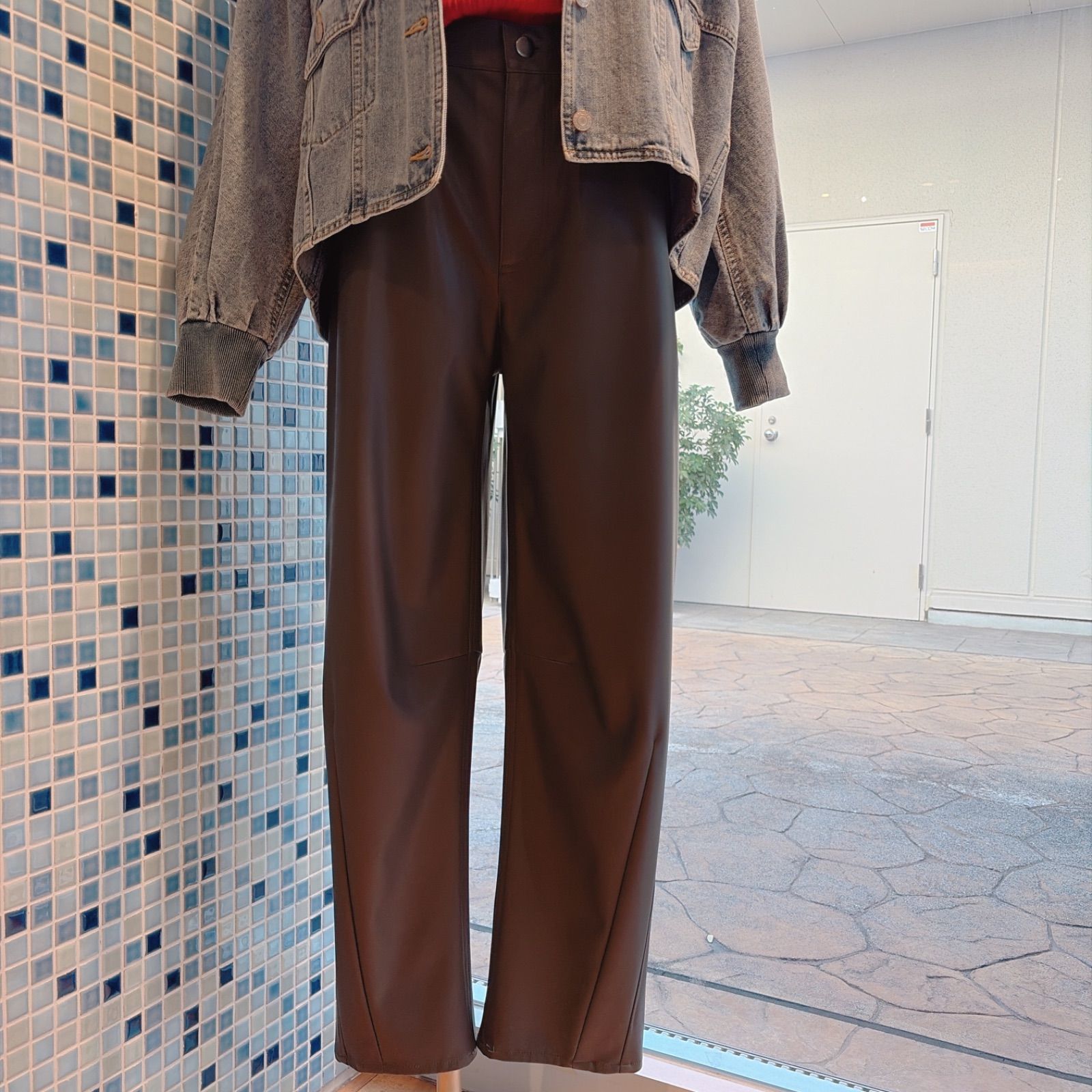 配送商品は通常配送無料。 レザーデザインパンツ バレル カーブ 大人 人気