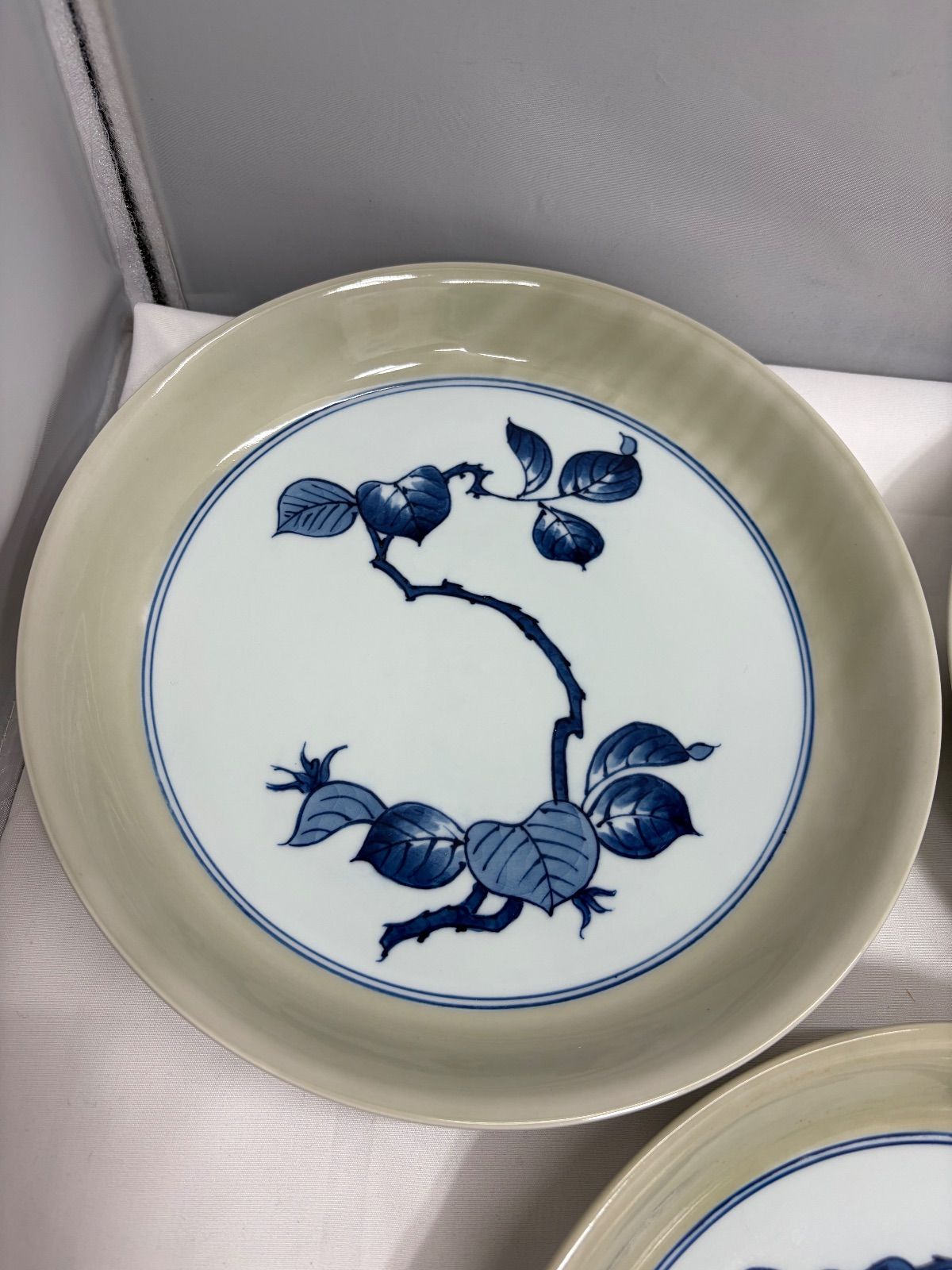 ティファニー源 有田焼 源右衛門窯 青磁木の葉文 3枚 25cm ティファニーコラボ