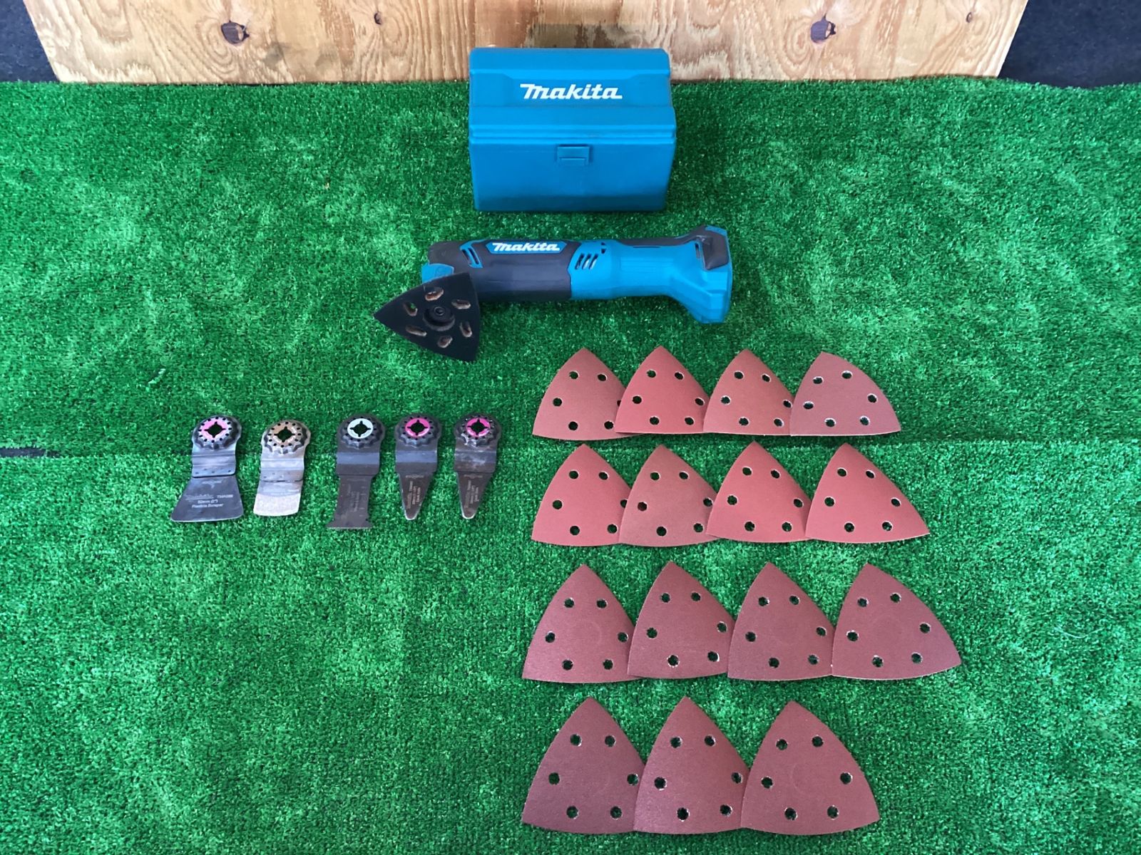 マキタ TM30D 10.8V充電式マルチツール 付き 現状品 コ-159