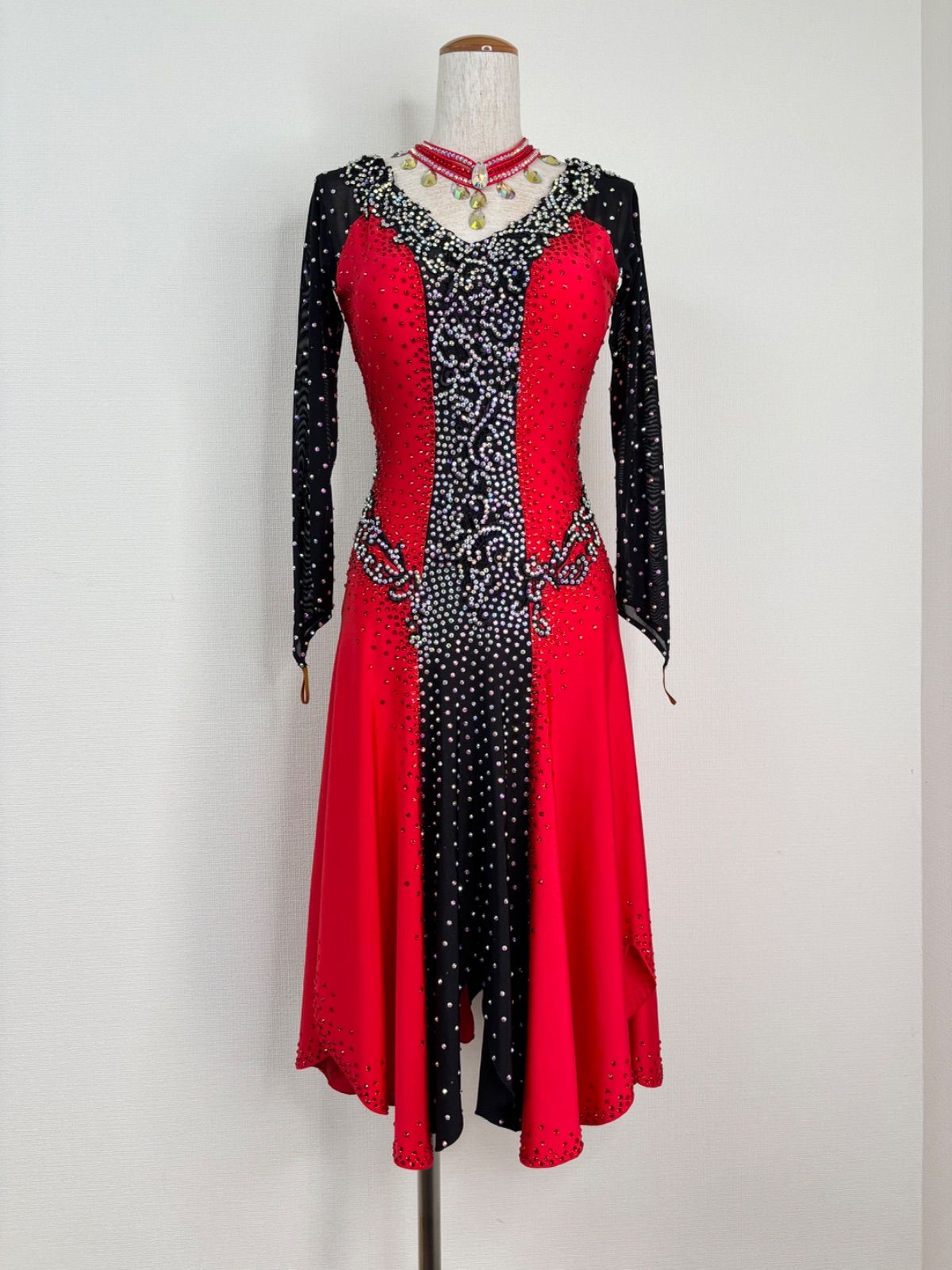 社交ダンス 豪華 ラテンドレス レッド×ブラック チョーカー付き MLサイズ 衣装