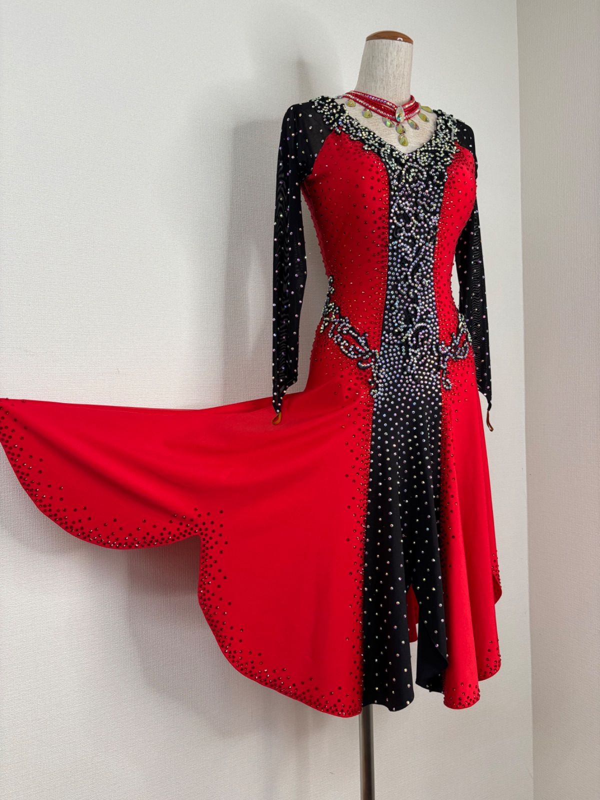 レッド×ブラック チョーカー付き