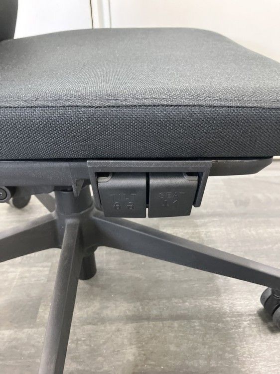 アウトレット品 ライオン レオシリーズ OAチェア LO-LE1855F ブラック MARWIL-DEMENAGEMENTS_CH