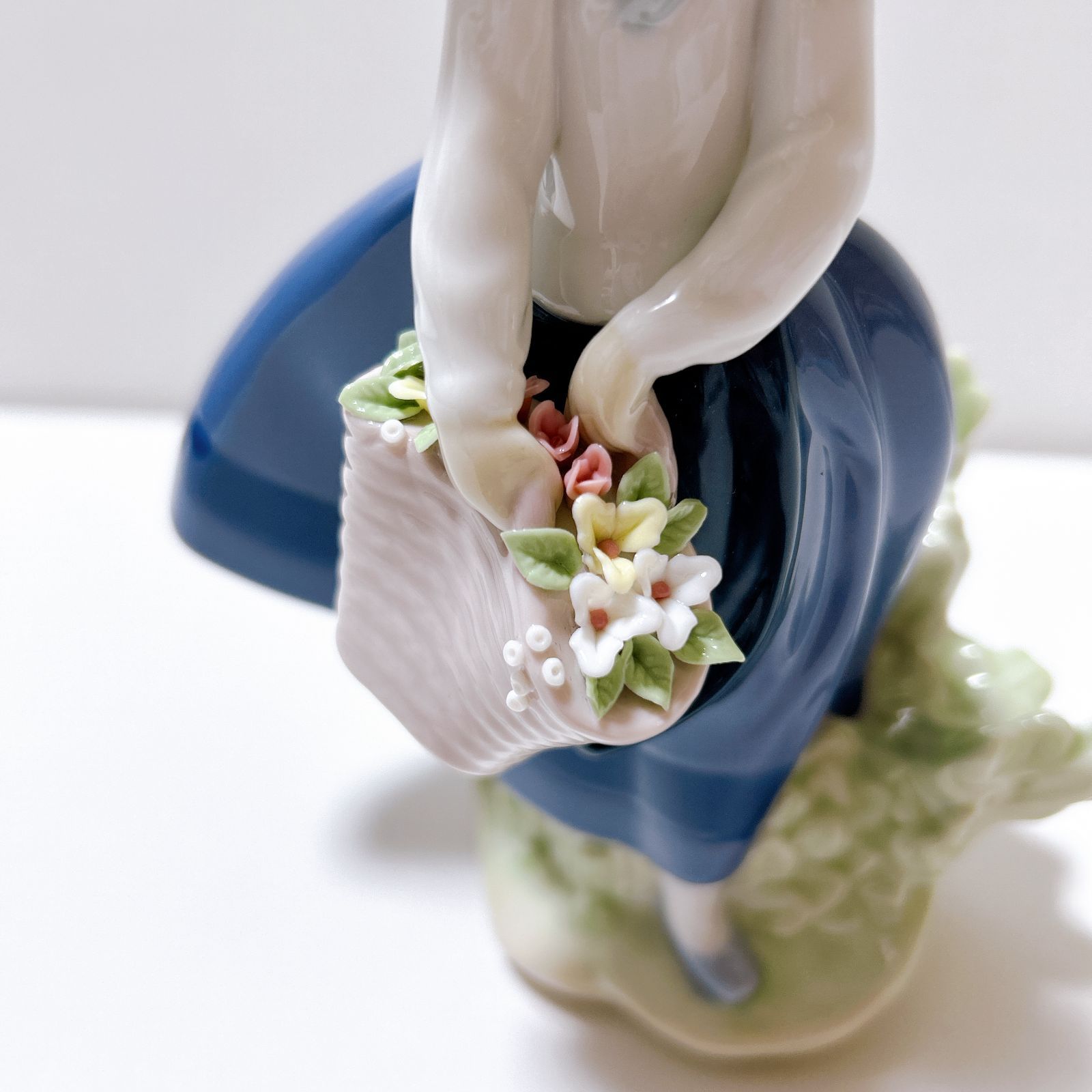 LLADRO リヤドロ きれいな花ばかり 少女 花 陶器 インテリア 中古美品