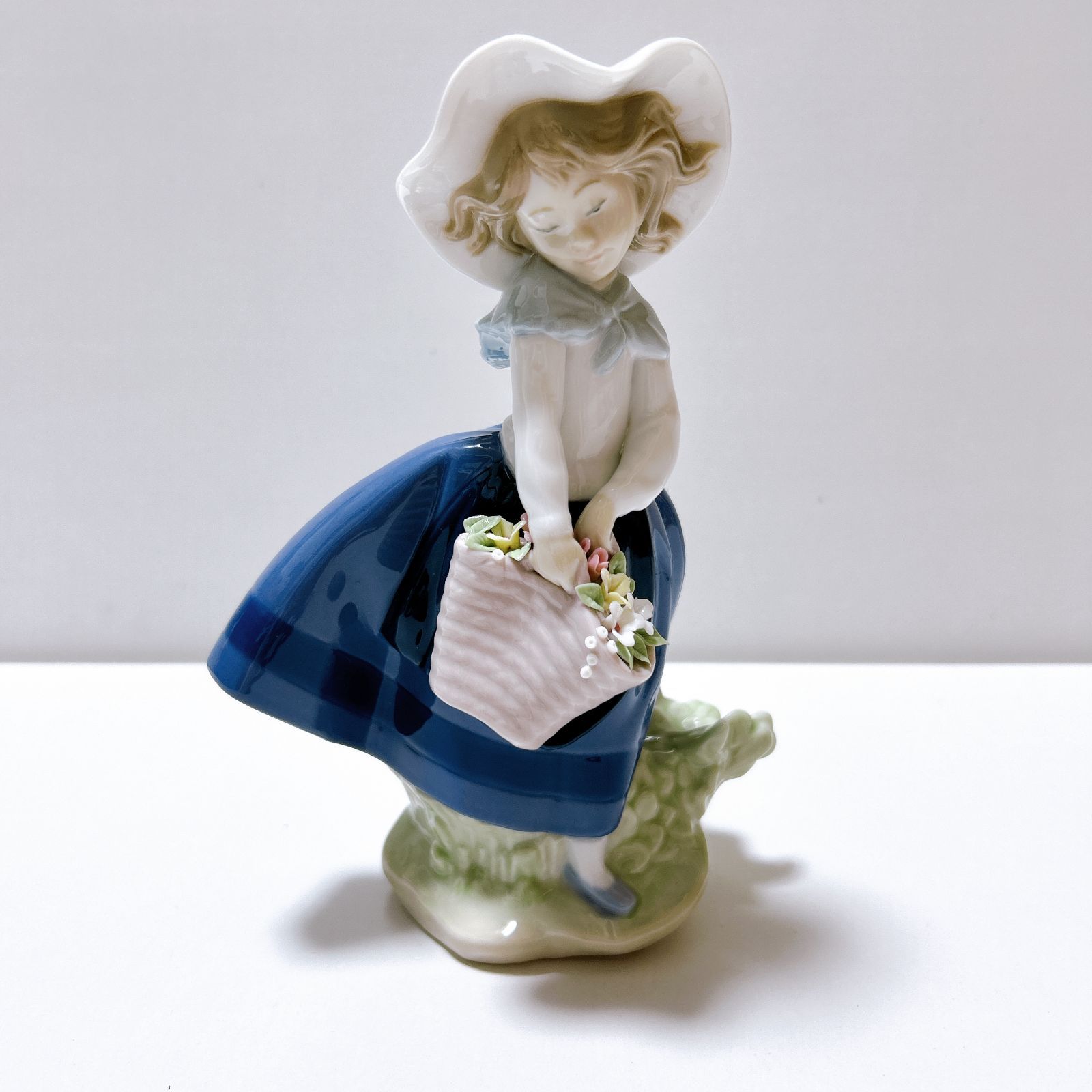 LLADRO リヤドロ きれいな花ばかり 少女 花 陶器 インテリア 中古美品