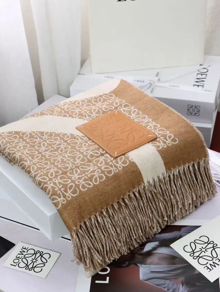 ロエベ スカーフ