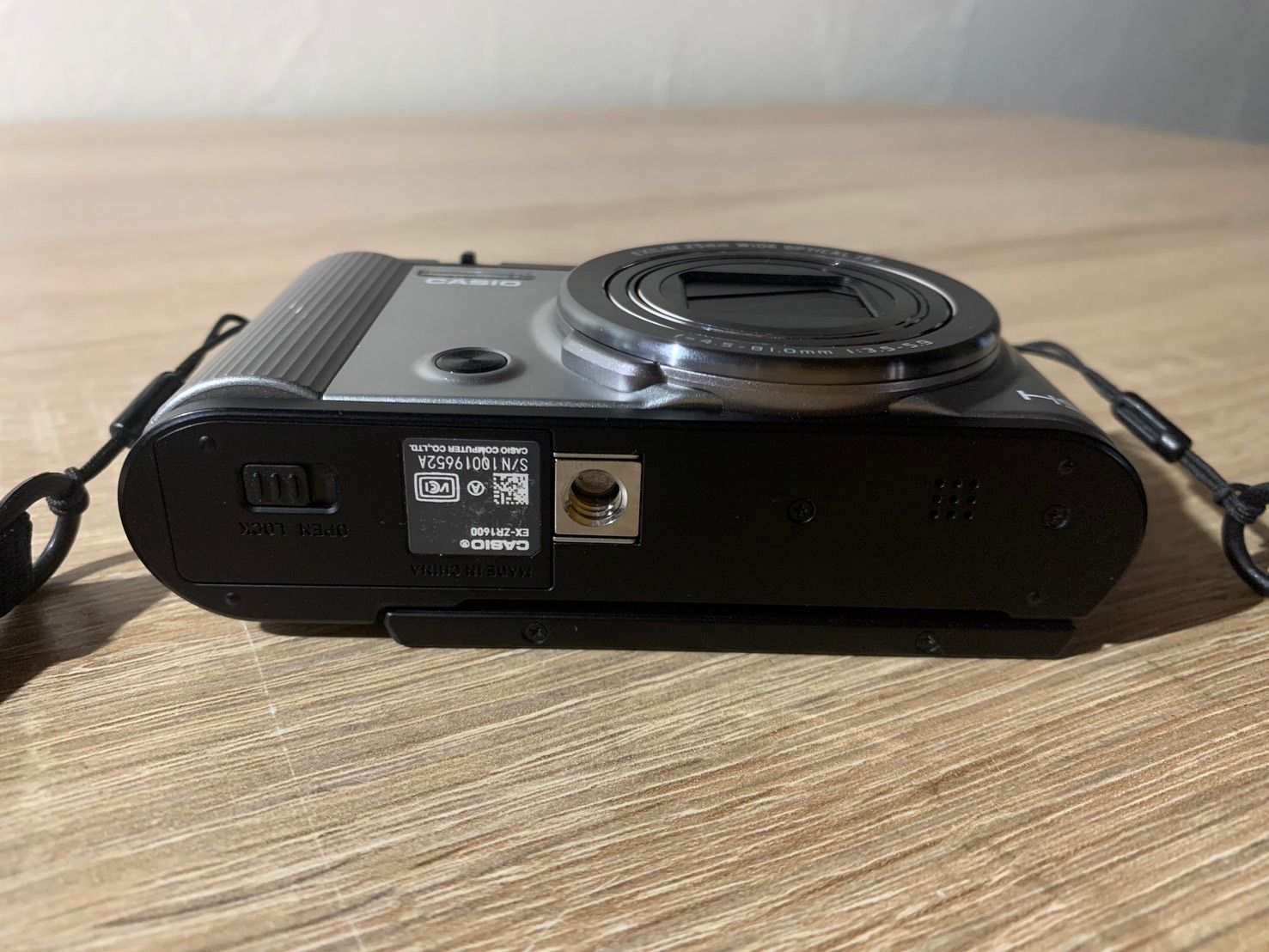  6188 Casio EXILIM EX ZR 1600 シルバー デジカメ コンパクトデジタルカメラ デジタルカメラ