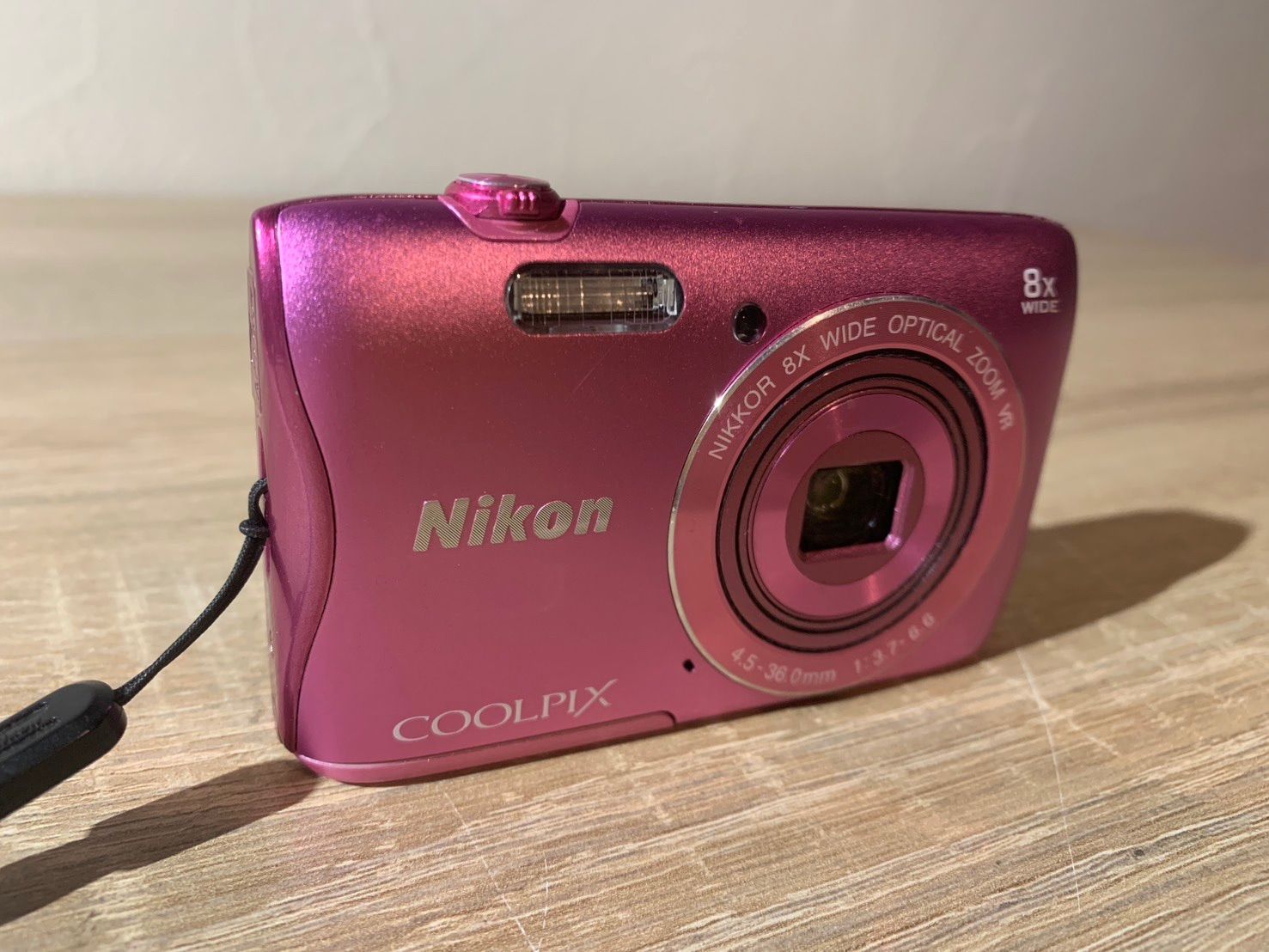 【ジャンク品】Nikon COOLPIX S3700 ピンク 美品】NIKON ニコン デジタルカメラ COOLPIX S3700 ピンク 光学8倍