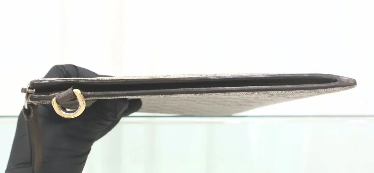 クラッチバッグ