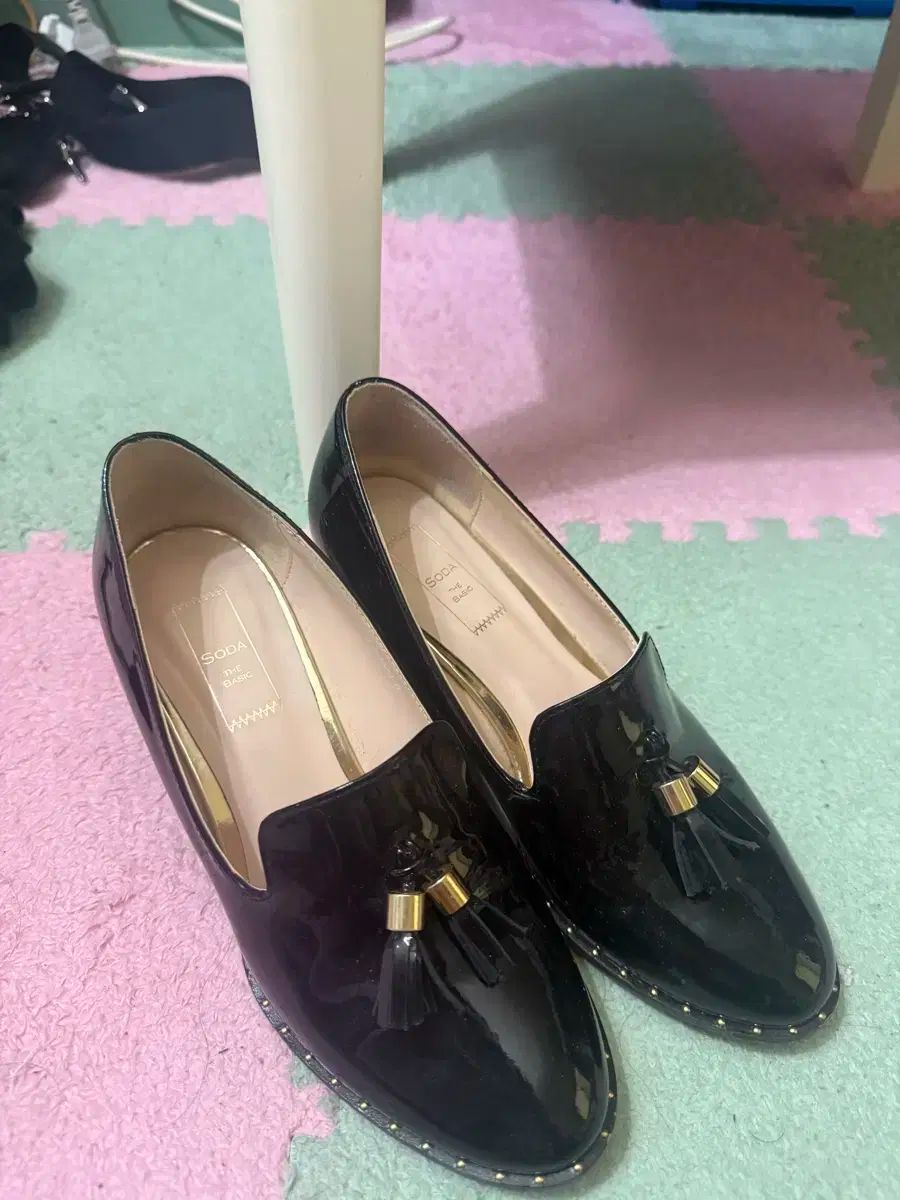 ソーダ SODA レディース ローファー ブラック タッセル