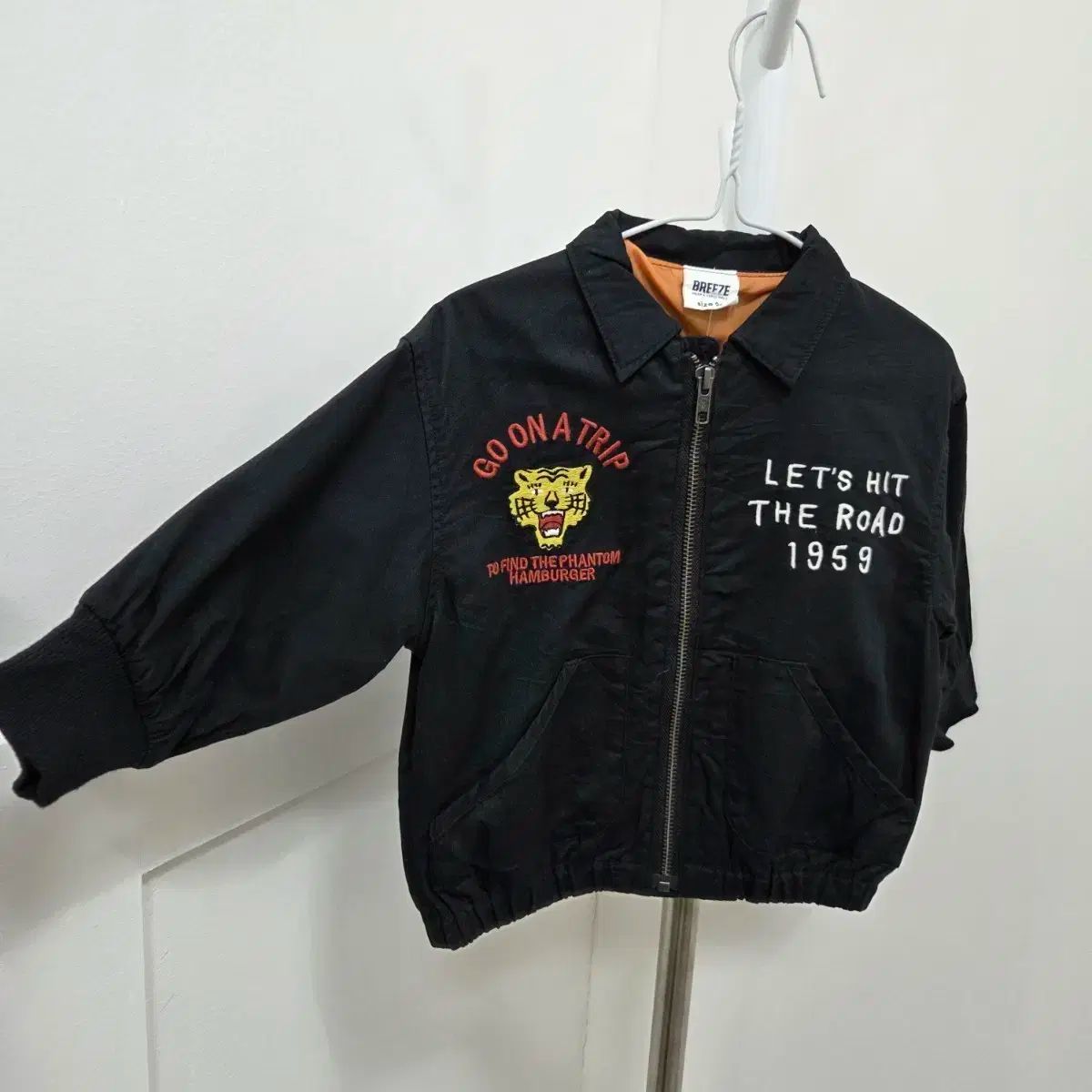 日本 90 キッズ ブリーズ 刺繍 ブラック ジャケット