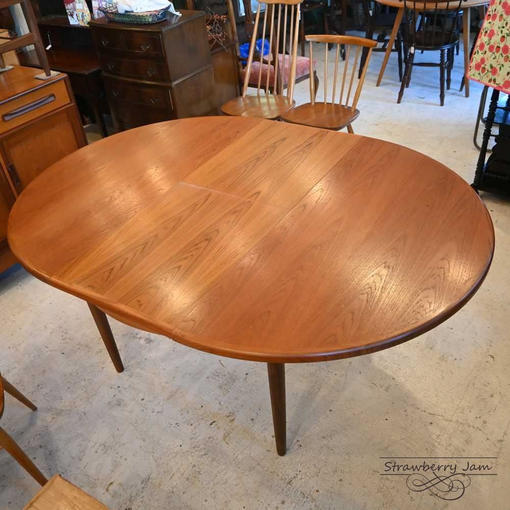 丸テーブル イギリス