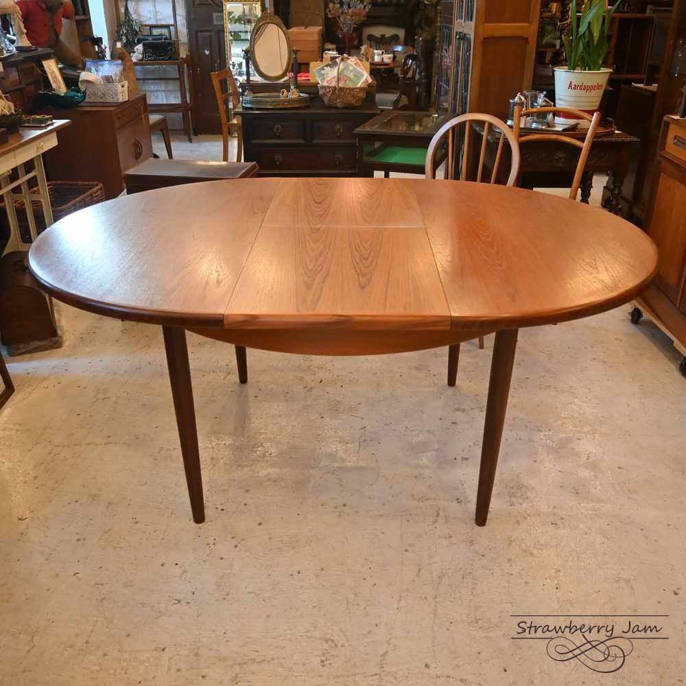 ダイニングテーブル